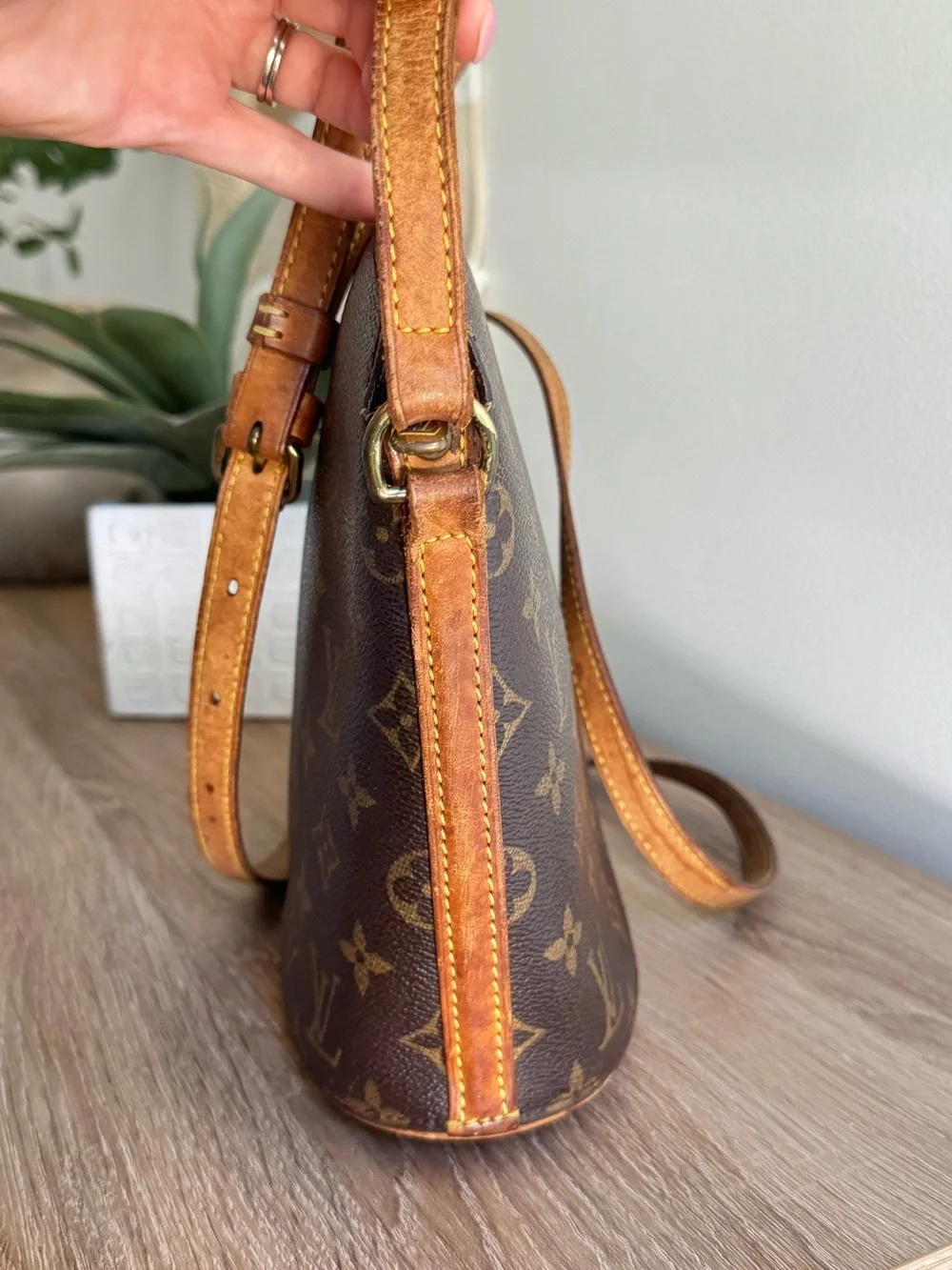 ✅AUTH✅LOUIS VUITTON DROUOT CROSSBODY BAG